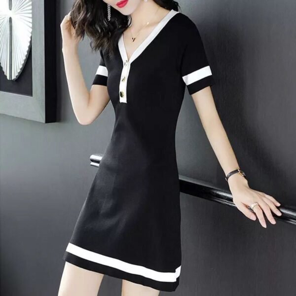 Womens Short-sleeved Fashionable Age-reducing Knit Dress